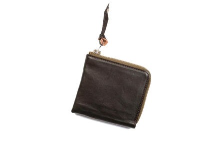 The-Real-McCoy's-Applied-Seal-Brown-Flight-Jacket-Leather-to-Zip-Wallet-Front-folded