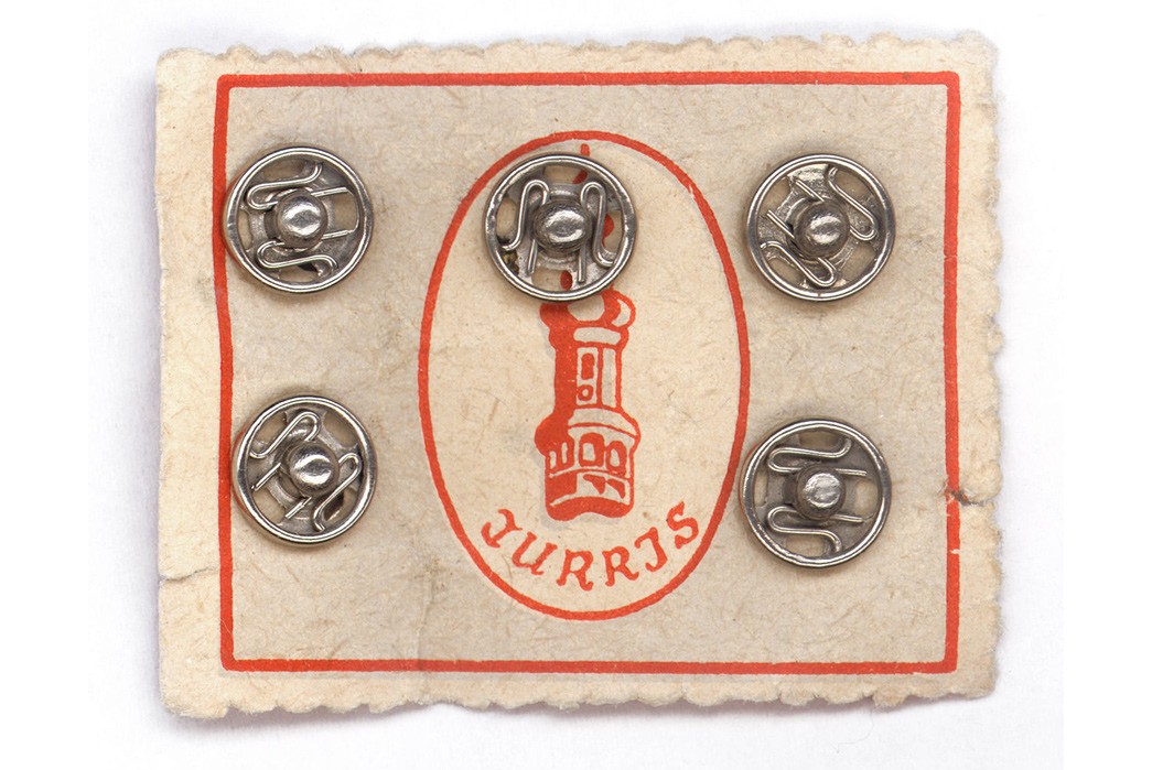 The-History-of-Snap-Buttons-This-1960s-era-Hungarian-card-of-snaps-showcases-the-S-shaped-spring.-Image-via-Takkk-Wikipedia.