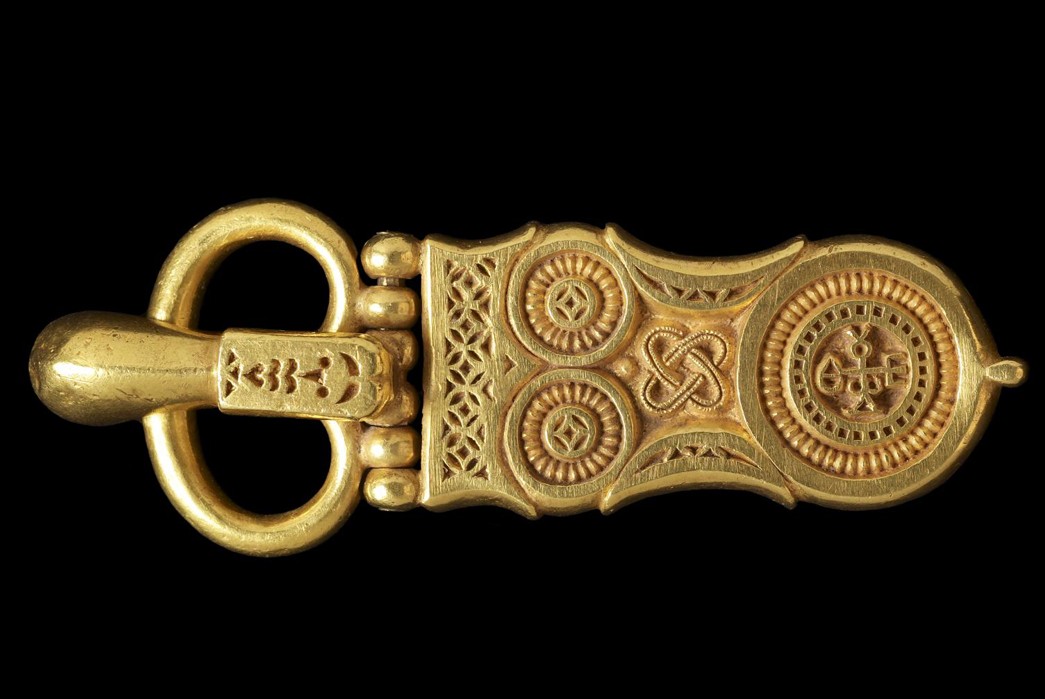 The-History-of-Belts-Byzantine-belt-buckle-from-the-late-6th-or-7th-century-via-Walters-Art-Museum