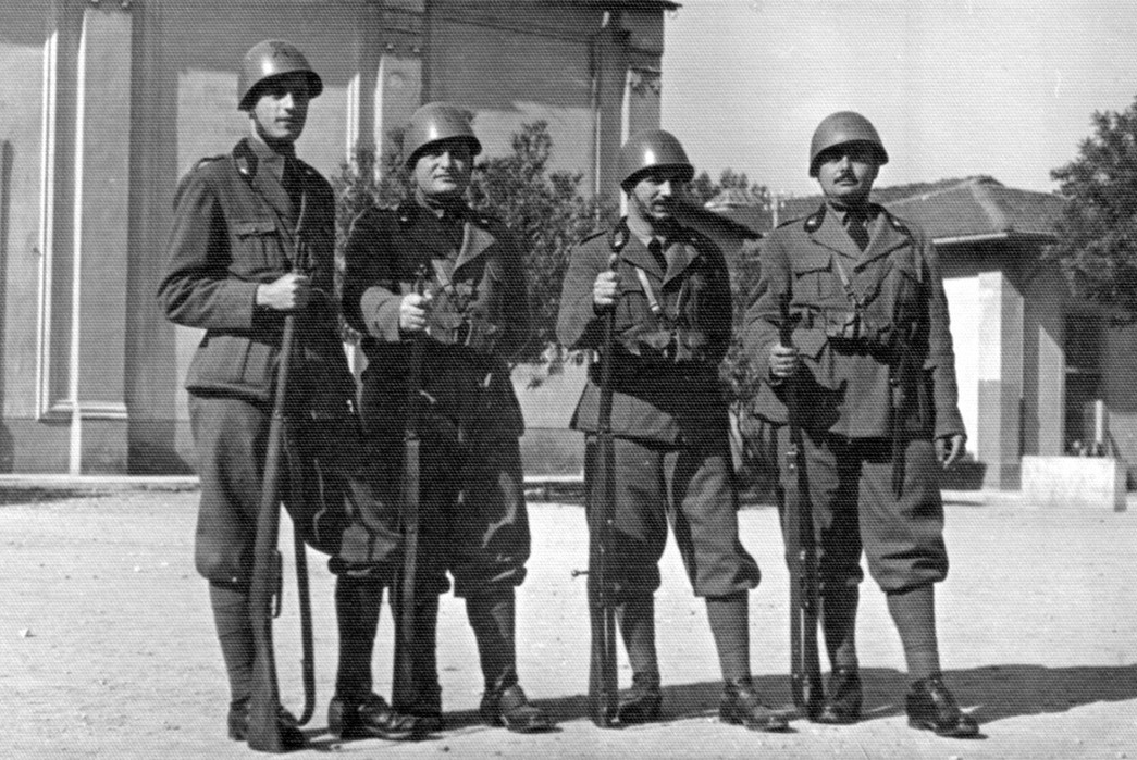 The-History-of-Belts-Italian-soldiers-wearing-a-variation-of-the-M30-Uniform-in-1941-via-history.fandom.com