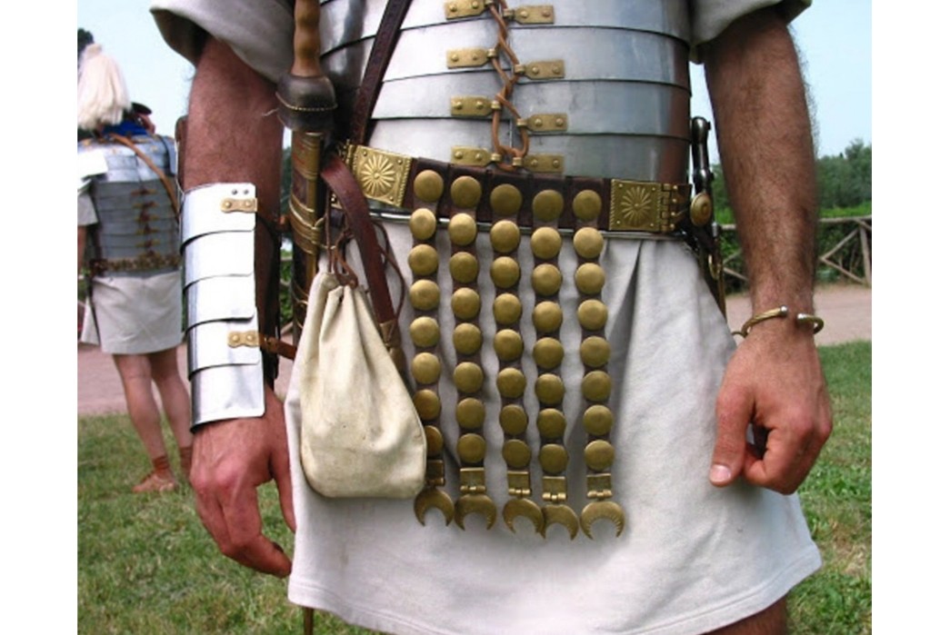 The-History-of-Belts-Reconstruction-of-the-cingulum-of-the-roman-legionary-circa-early-2nd-century-ad-via-eesiag.com