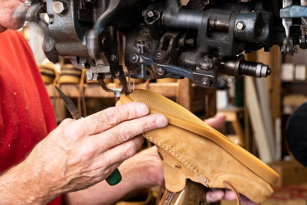 The-Maine-Attraction-All-About-Leather-Footwear-Being-Made-in-Maine-Easymoc-uses-specific-vintage-machinery,-like-this-Little-Way-sewing-machine,-to-make-shoes-the-old-fashioned-way.-Image-via-Easymoc.