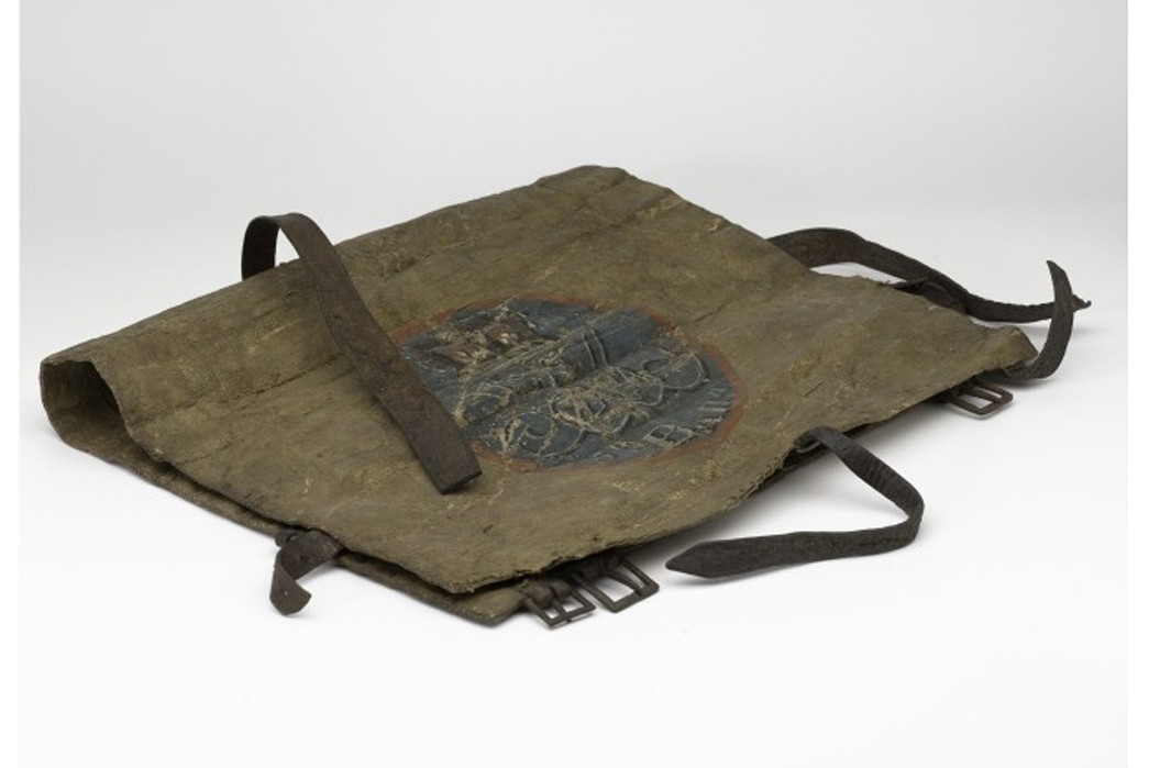 The-History-of-the-Backpack-A-British-military-knapsack-made-circa-1800.-Image-via-ageofrevolution.org.
