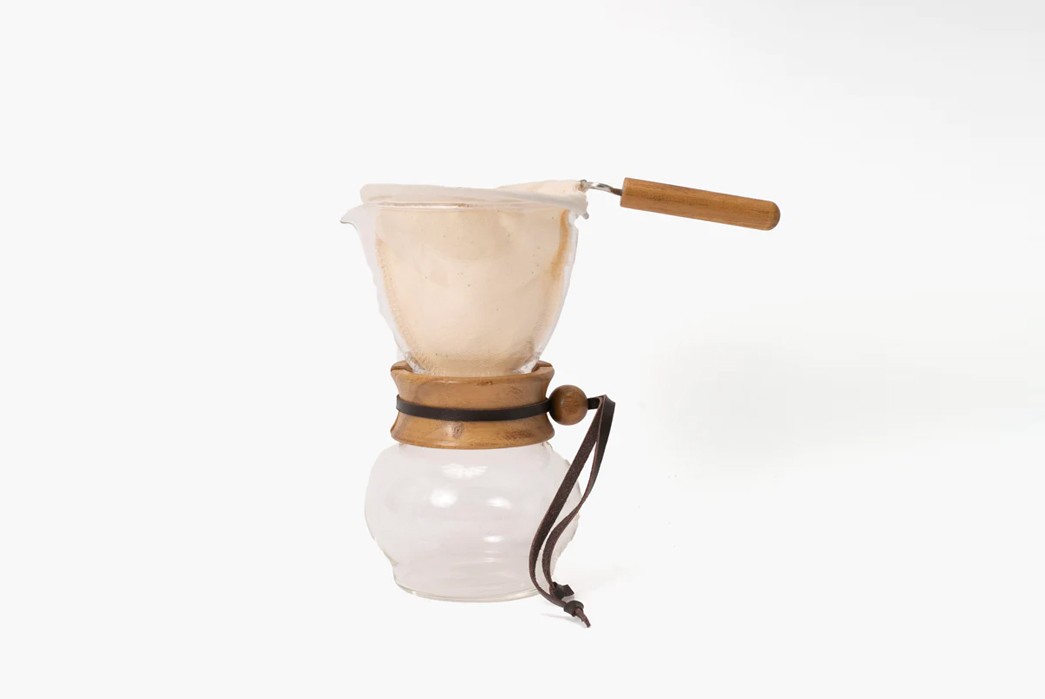 Thrifty-Gifty-Guide-2023-Drip-Hario-Woodneck-Coffee-Brewer