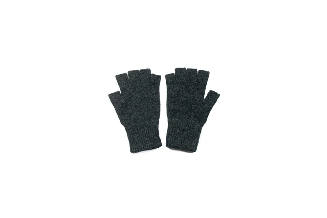 Thrifty-Gifty-Guide-2023-Margaret-Howell-Cut-Off-Glove-Lambswool-Charcoal