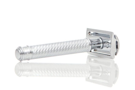 Baxter-of-California's-Safety-Razor-is-Plastic-Free-&-Sharp-as-Hell-side