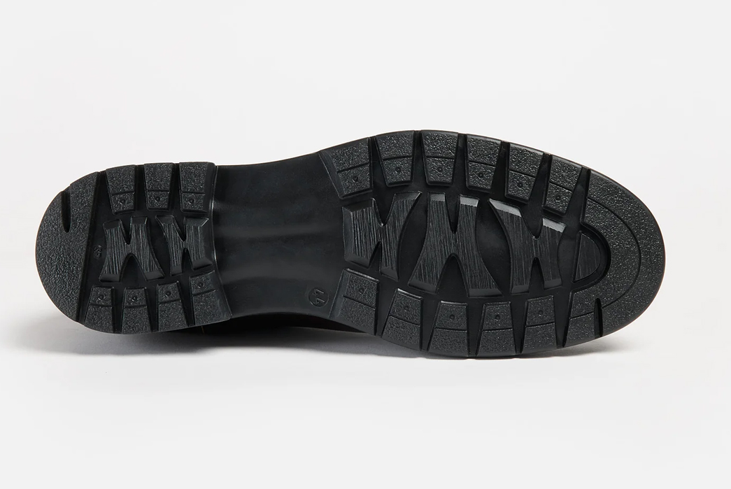 GORAL's-Baslow-Boot-Beats-Blundstones-to-a-Pulp-black-bottom